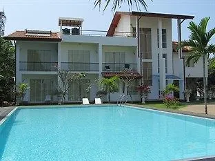 Hotel Rainbow Lagoon Villa Negombo