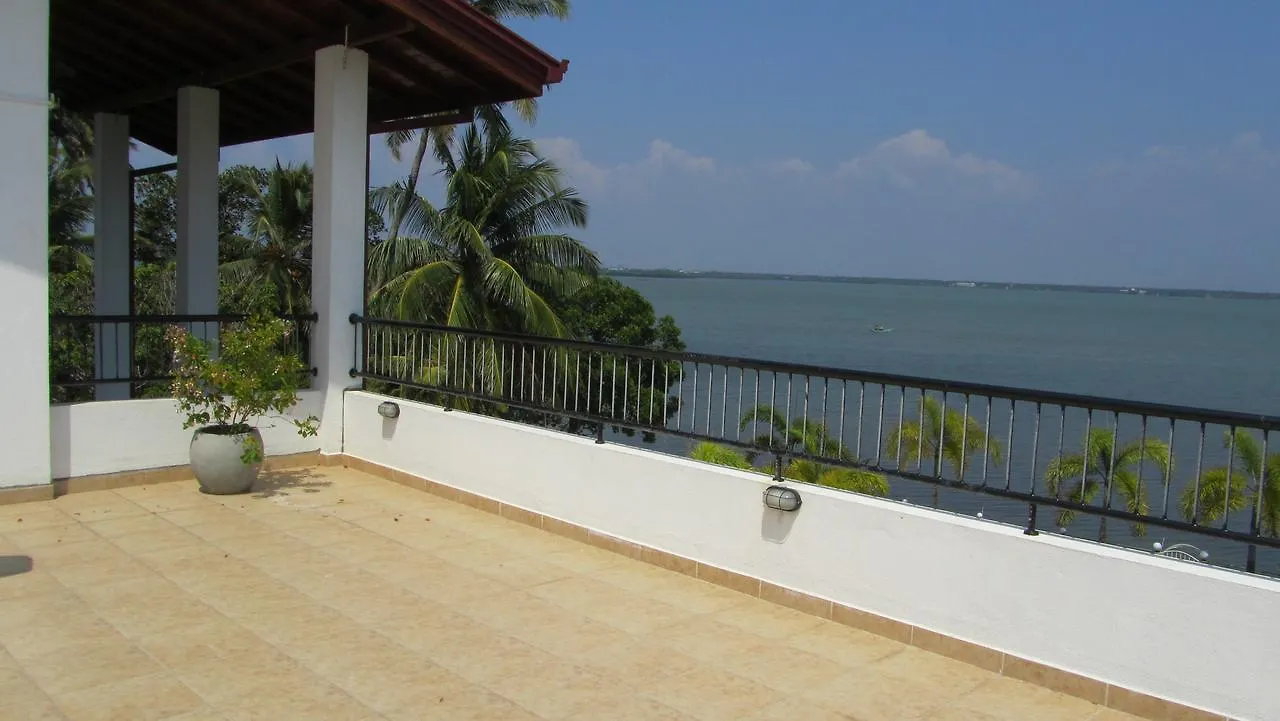 Hotel Rainbow Lagoon Villa Negombo