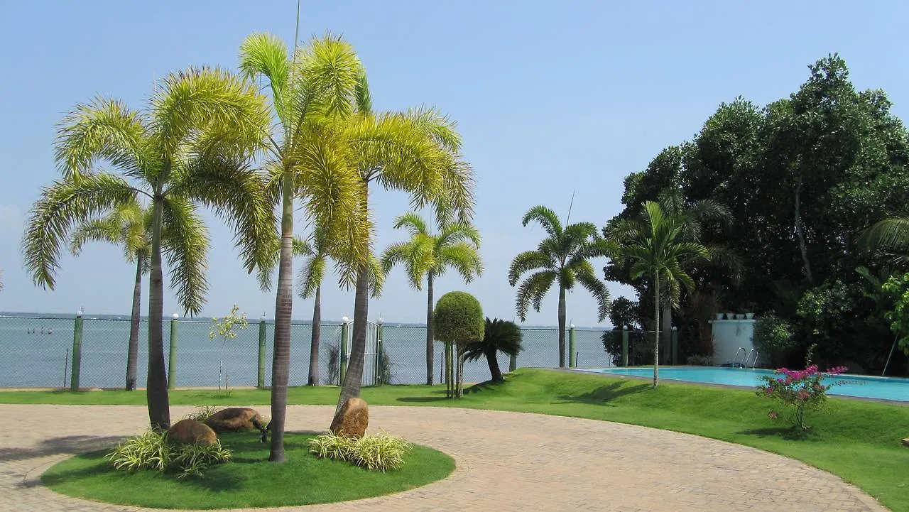 Hotel Rainbow Lagoon Villa Negombo